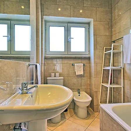 Admiral 2 By Interhome * Lissabon