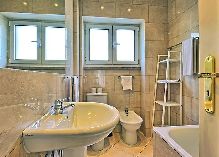 Admiral 2 By Interhome * Лиссабон